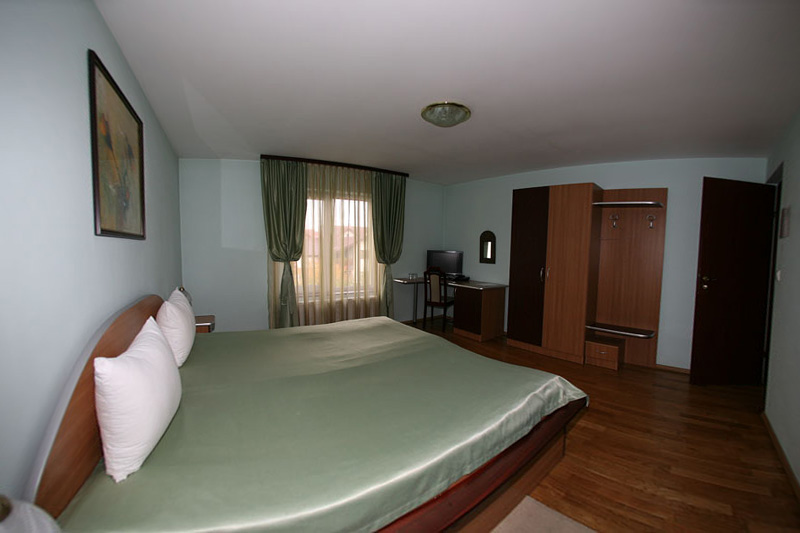 Doppelzimmer Matrimonial — Pensiunea Maria Sibiu